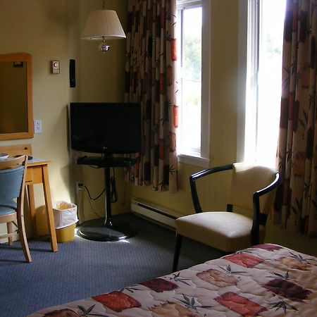 Hotel Motel Bon Accueil Rivière-la-Madeleine Extérieur photo