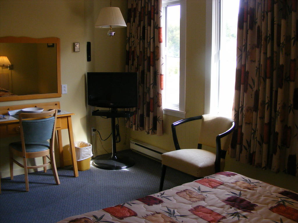 Hotel Motel Bon Accueil Rivière-la-Madeleine Extérieur photo