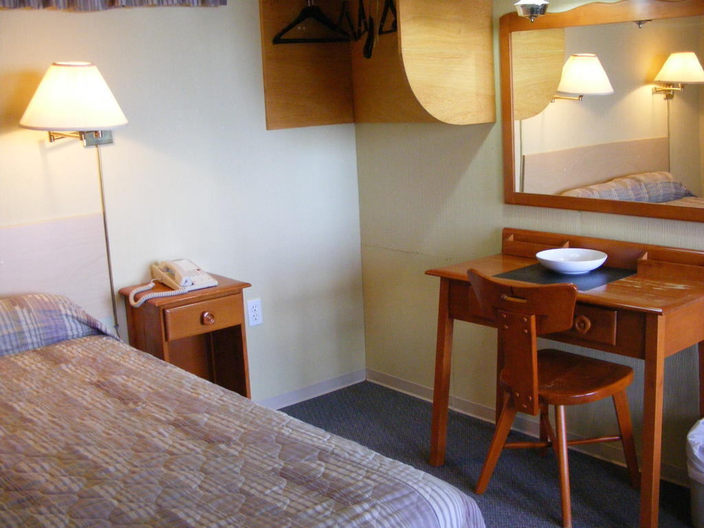 Hotel Motel Bon Accueil Rivière-la-Madeleine Chambre photo