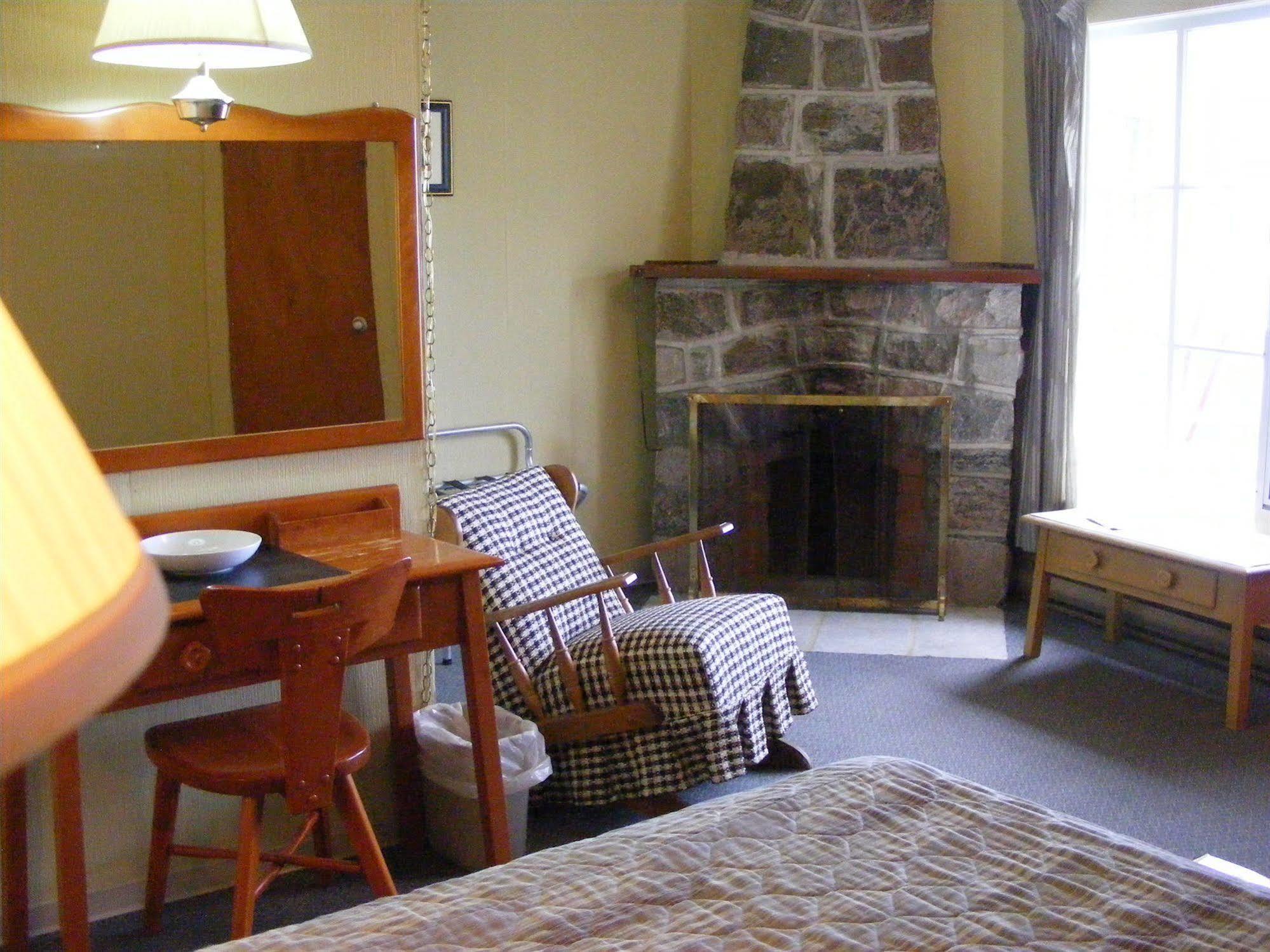 Hotel Motel Bon Accueil Rivière-la-Madeleine Extérieur photo