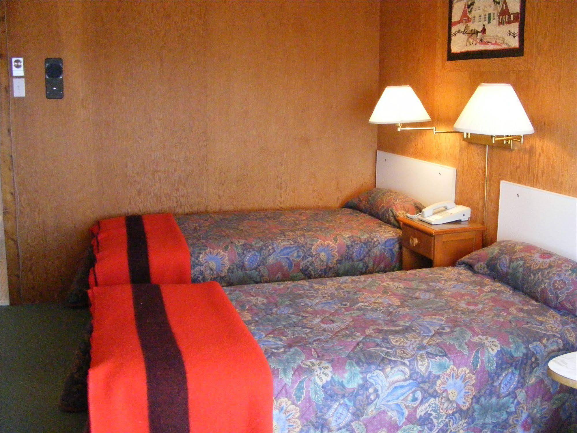 Hotel Motel Bon Accueil Rivière-la-Madeleine Extérieur photo
