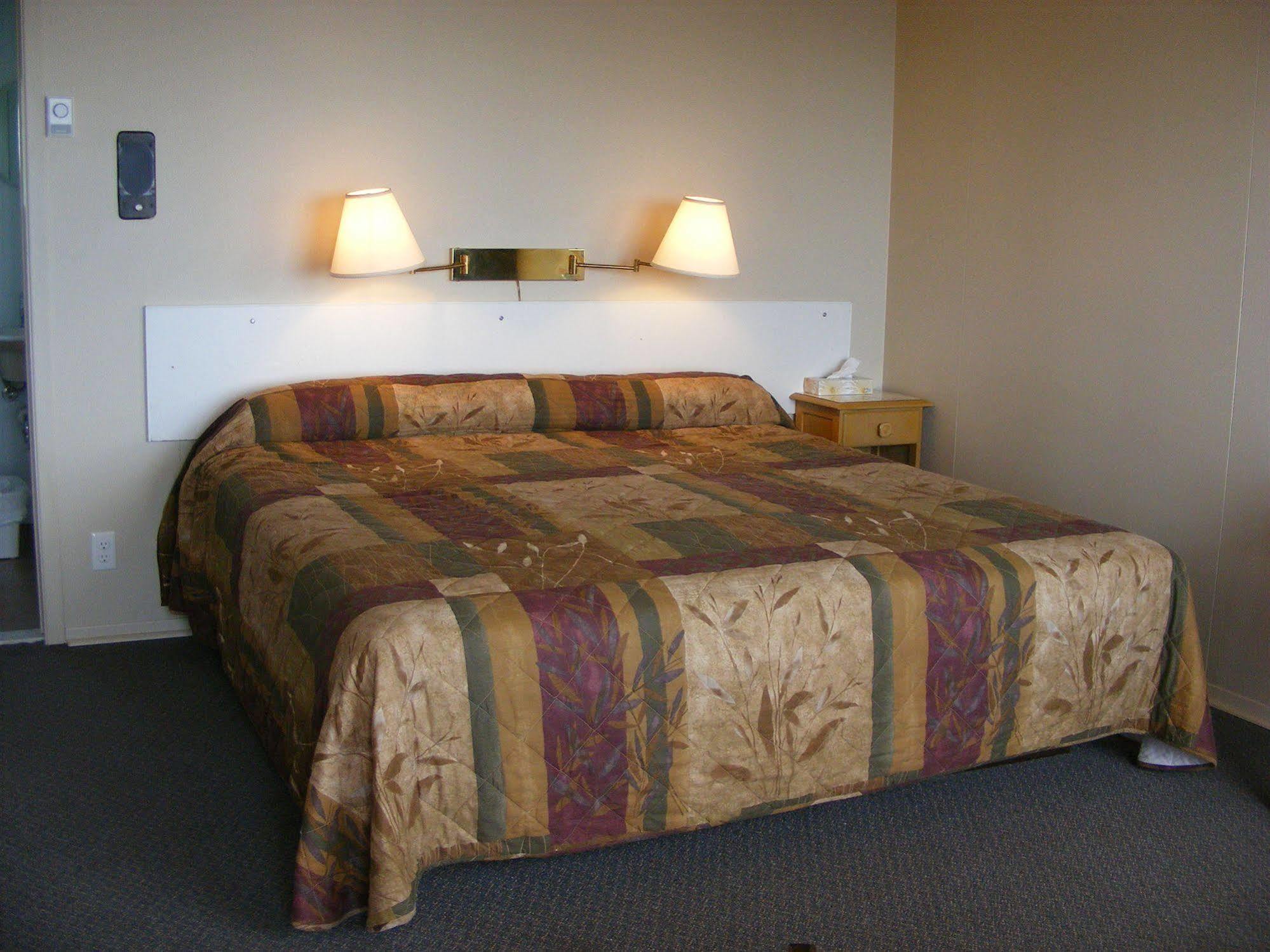 Hotel Motel Bon Accueil Rivière-la-Madeleine Extérieur photo